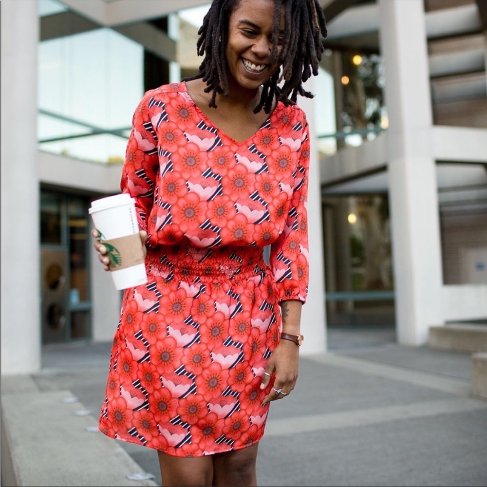 BetaBrand • coral poppy sneaker dress sz S